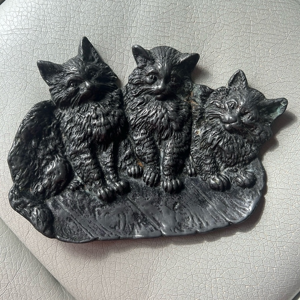 Antique Cats Kittens Pin Tray Ring Dish, Bradley & Hubbard, Cast Iron